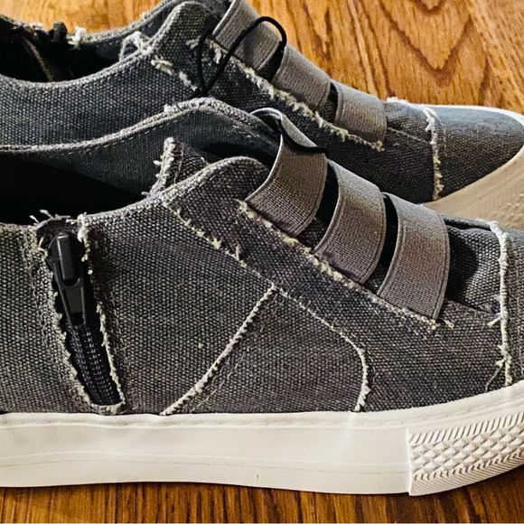 Blowfish Women’s Malibu, Mamba High-Top Sneaker, Gray, size 6, NWOT - Picture 4 of 7